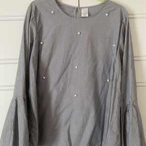 Very cute Everyday top or work top worn 1 time